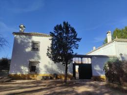FINCA EL MICO, MAQUINARIA Y HERRAMIENTAS